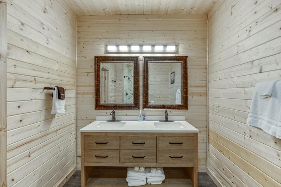 Deluxe Cabin For Groups Near Helen W Hot Tub Cornelia Ngoại thất bức ảnh