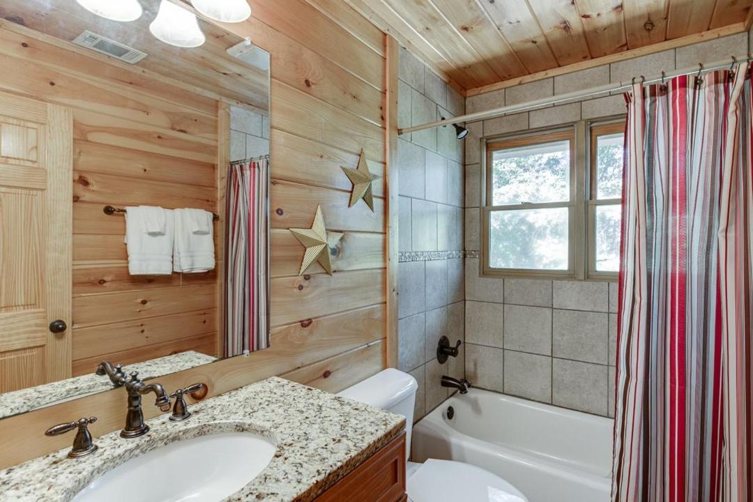 Deluxe Cabin For Groups Near Helen W Hot Tub Cornelia Ngoại thất bức ảnh