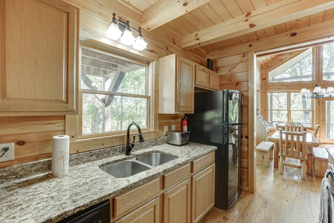 Deluxe Cabin For Groups Near Helen W Hot Tub Cornelia Ngoại thất bức ảnh